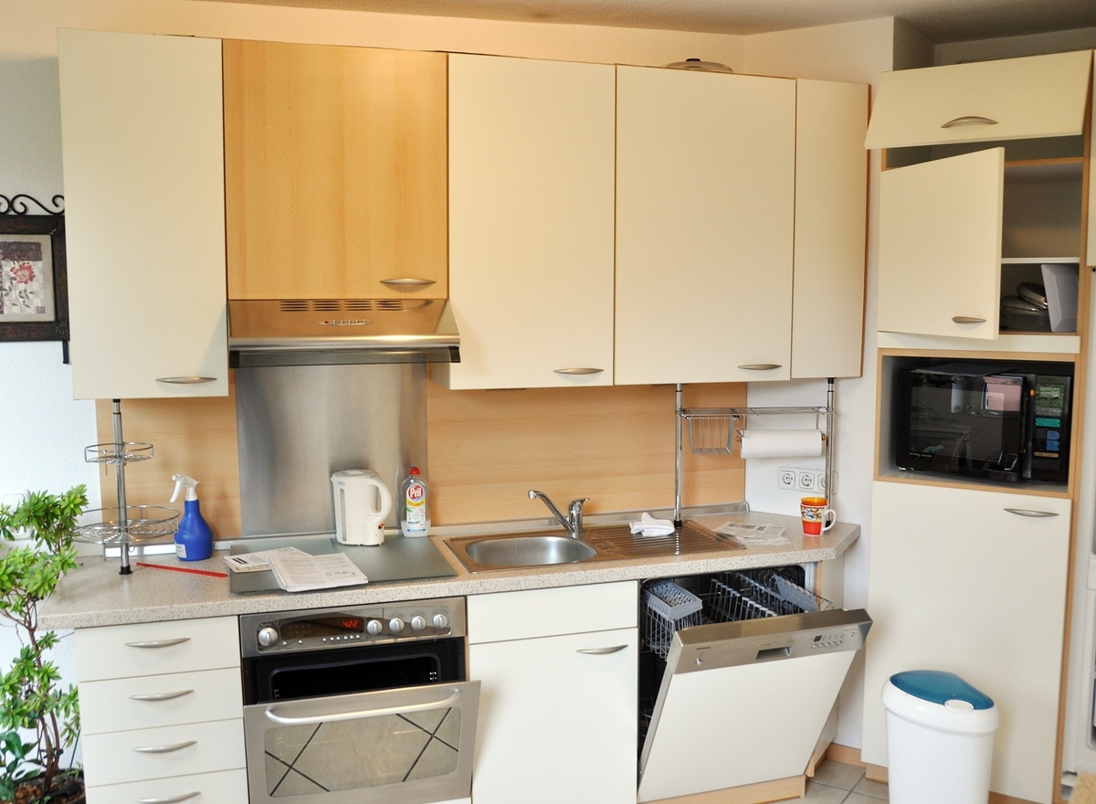 Großzügig geschnittene 3ZDKBWohnung in Aachen auf 110 qm mit Einbauküche und Garage zur Miete